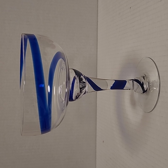 Set of 4 Mouth-blown Margarita Cocktail Glasses - Picture 3 of 16